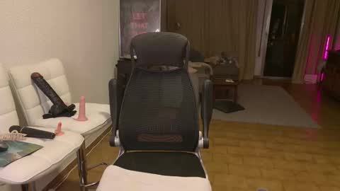 Mimi   online show from November 2025 07:56:02 PM