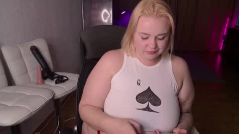 Mimi   online show from November 2025 06:06:02 PM