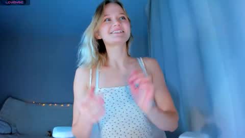 jennywoody online show from October 2025 04:39:01 PM