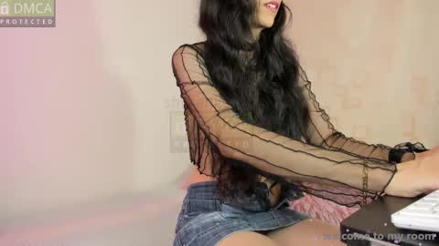 Angel  online show from November 2025 04:17:02 PM