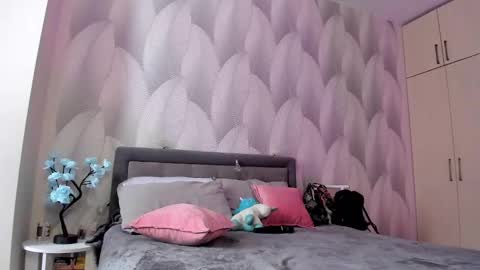 Snapshot of shy_bambiii chatting on February 2025 05:14:02 AM Mika online show from February 2025 05:14:02 AM