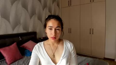 Snapshot of shy_bambiii chatting on September 2025 02:48:02 AM Mika online show from September 2025 02:48:02 AM