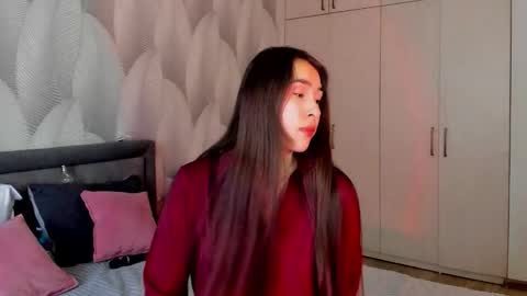 Snapshot of shy_bambiii chatting on December 2025 04:06:02 AM Mika online show from December 2025 04:06:02 AM