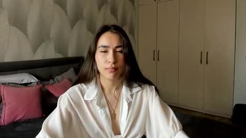 Snapshot of shy_bambiii chatting on March 2026 04:25:01 AM Mika online show from March 2026 04:25:01 AM