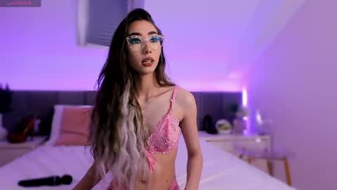 shy_eveline online show from April 2026 04:24:01 PM