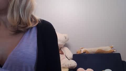 Snapshot of shy_moony chatting on September 2025 04:53:02 PM just Alex online show from September 2025 04:53:02 PM