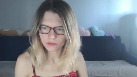 Snapshot of shy_moony chatting on October 2025 12:38:01 PM just Alex online show from October 2025 12:38:01 PM