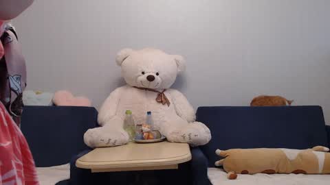 Snapshot of shy_moony chatting on May 2026 04:23:02 PM just Alex online show from May 2026 04:23:02 PM