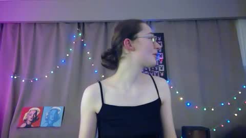 Shy Night Bat online show from March 2026 10:22:01 PM