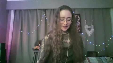 Shy Night Bat online show from April 2026 08:35:02 PM