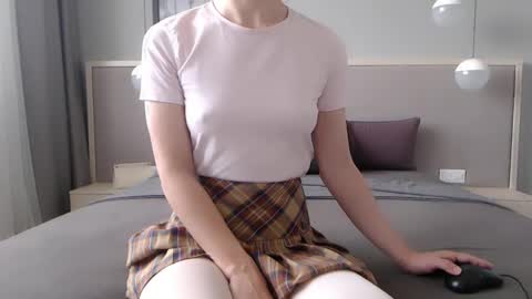 Snapshot of shy_schoolgirl_ chatting on October 2025 01:41:01 PM shy_schoolgirl_ online show from October 2025 01:41:01 PM