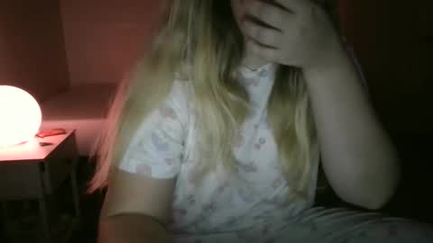 Elyse online show from November 2025 01:39:02 AM