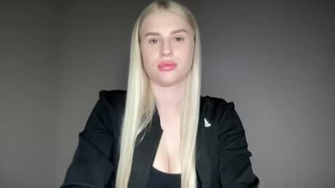 Shy Fox online show from March 2026 02:40:02 PM