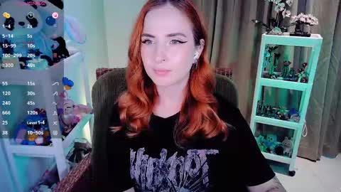 Snapshot of shyfoxxxy chatting on April 2026 09:18:01 AM Effie online show from April 2026 09:18:01 AM