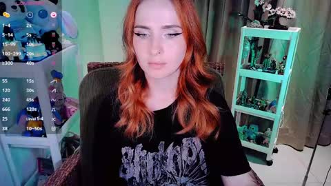 Snapshot of shyfoxxxy chatting on May 2026 02:45:01 PM Effie online show from May 2026 02:45:01 PM