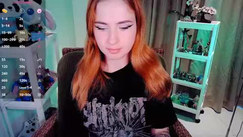 Snapshot of shyfoxxxy chatting on May 2026 05:58:01 AM Effie online show from May 2026 05:58:01 AM