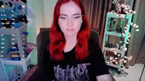 Snapshot of shyfoxxxy chatting on May 2026 09:50:02 AM Effie online show from May 2026 09:50:02 AM