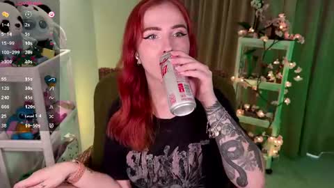 Snapshot of shyfoxxxy chatting on June 2026 08:30:01 AM Effie online show from June 2026 08:30:01 AM