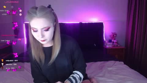 Snapshot of shysweetrish chatting on May 2026 11:43:02 PM shysweetrish online show from May 2026 11:43:02 PM