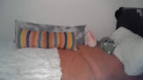 shypetitebaby online show from March 2026 05:16:01 PM