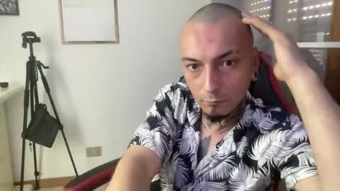 Snapshot of sidvicious23cm chatting on April 2026 09:12:02 AM sidvicious23cm online show from April 2026 09:12:02 AM