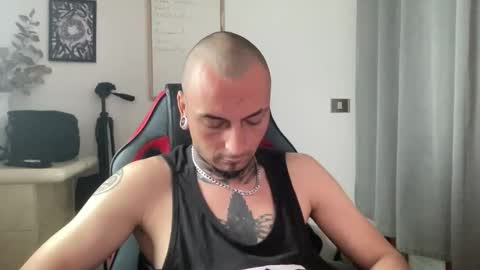 Snapshot of sidvicious23cm chatting on May 2026 11:15:01 AM sidvicious23cm online show from May 2026 11:15:01 AM