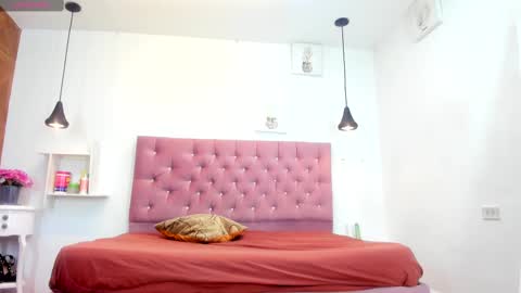 sienna_glow online show from September 2025 12:28:02 PM