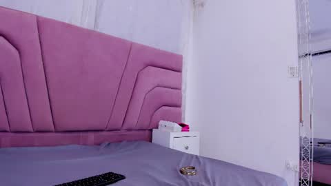 Snapshot of sienna_glow chatting on July 2026 03:19:02 PM sienna_glow online show from July 2026 03:19:02 PM