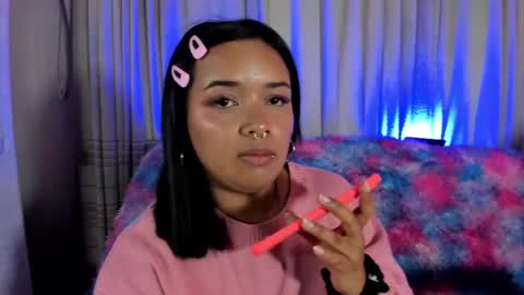 Snapshot of sienna_lux01 chatting on June 2026 03:02:02 AM sienna_lux01 online show from June 2026 03:02:02 AM