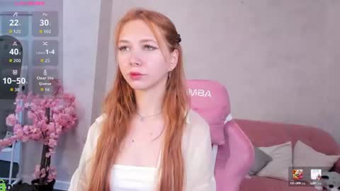 Snapshot of sienna_nyx chatting on June 2026 09:02:01 AM Sienna online show from June 2026 09:02:01 AM