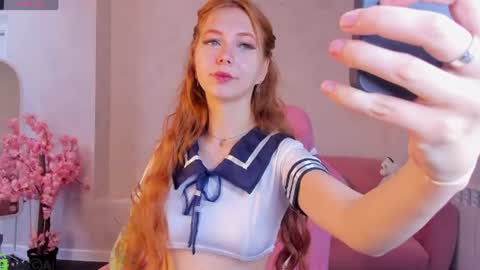 Snapshot of sienna_nyx chatting on June 2026 09:41:01 AM Sienna online show from June 2026 09:41:01 AM