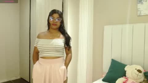 Sienna online show from October 2025 01:07:01 PM