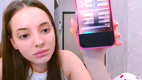 Sienna Mia online show from May 2026 06:28:02 PM