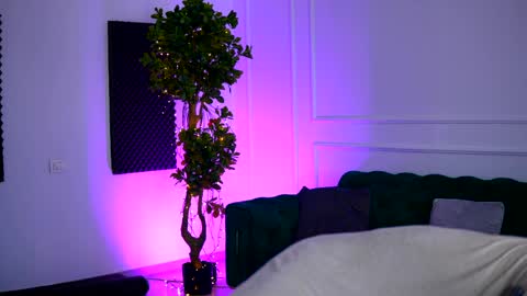 Sienna online show from April 2026 10:12:02 AM