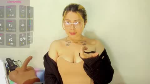 Snapshot of siennavalera chatting on October 2025 06:49:01 PM Sienna online show from October 2025 06:49:01 PM