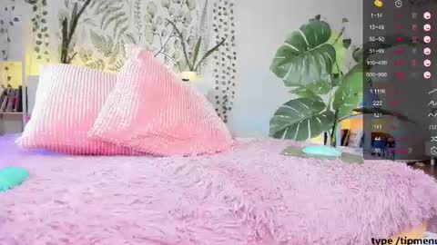 Snapshot of sierra_diamond chatting on June 2026 06:18:02 PM Si online show from June 2026 06:18:02 PM