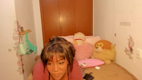 Snapshot of sierra_violet chatting on May 2026 08:25:01 PM sierra_violet online show from May 2026 08:25:01 PM