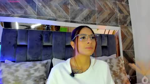    online show from November 2025 04:44:01 PM