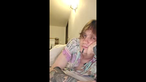 silent_stitch online show from May 2026 05:04:01 AM