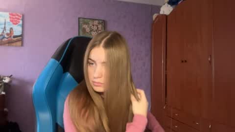 Erica online show from April 2026 09:04:01 AM