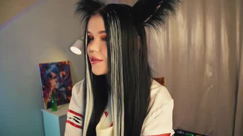 Snapshot of silkyfin chatting on December 2025 04:36:02 PM Nixie online show from December 2025 04:36:02 PM