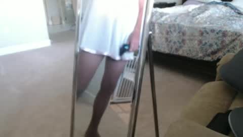 Snapshot of silkylvr chatting on July 2026 03:18:01 PM Silkylvr Crossdresser online show from July 2026 03:18:01 PM