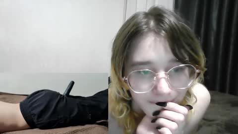 Snapshot of silvadevil chatting on May 2026 07:42:02 PM Kate online show from May 2026 07:42:02 PM