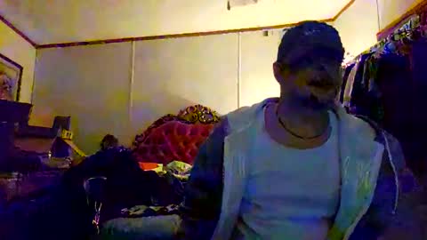 Snapshot of silverfox706 chatting on December 2025 07:00:01 PM Jay Silverfox706 online show from December 2025 07:00:01 PM