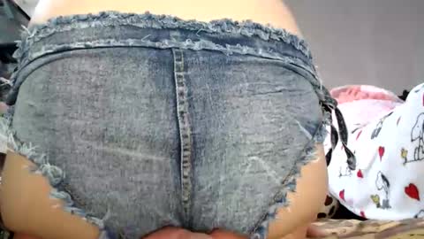 silviajpn online show from March 2026 04:18:01 AM