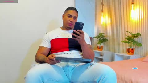 Snapshot of simeone_panda chatting on January 2025 11:54:02 AM simeone_panda online show from January 2025 11:54:02 AM