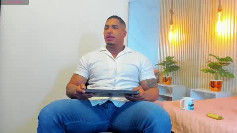 Snapshot of simeone_panda chatting on January 2025 12:33:02 PM simeone_panda online show from January 2025 12:33:02 PM