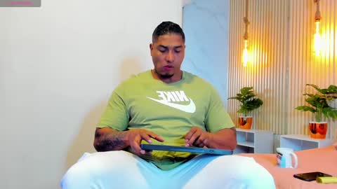 Snapshot of simeone_panda chatting on January 2025 11:53:02 AM simeone_panda online show from January 2025 11:53:02 AM
