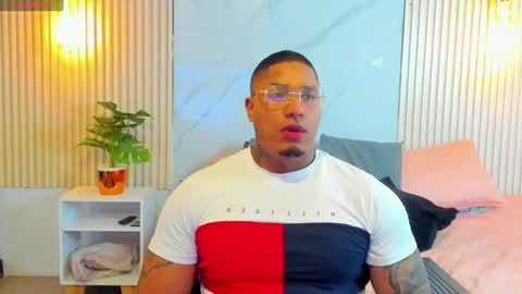 Snapshot of simeone_panda chatting on February 2025 11:54:02 AM simeone_panda online show from February 2025 11:54:02 AM