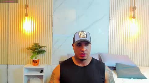 Snapshot of simeone_panda chatting on March 2025 12:23:01 PM simeone_panda online show from March 2025 12:23:01 PM